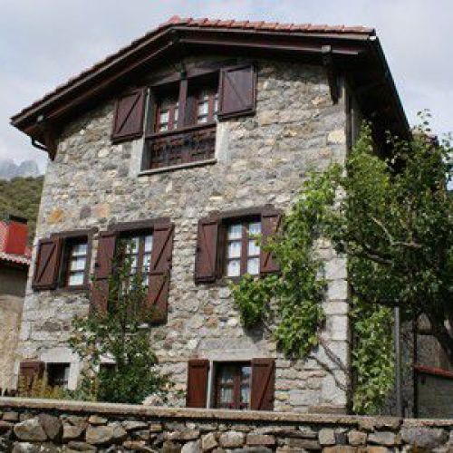 Dormitorio acogedor en casa rural de león