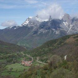 Paisajes naturales cerca de una casa rural en los Picos de Europa.