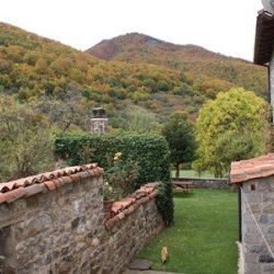 Entorno rural de los Picos de Europa para escapadas naturales.