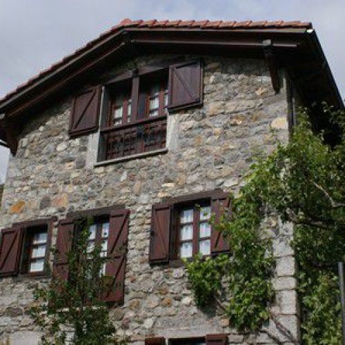 Casa rural con cinco habitaciones dobles